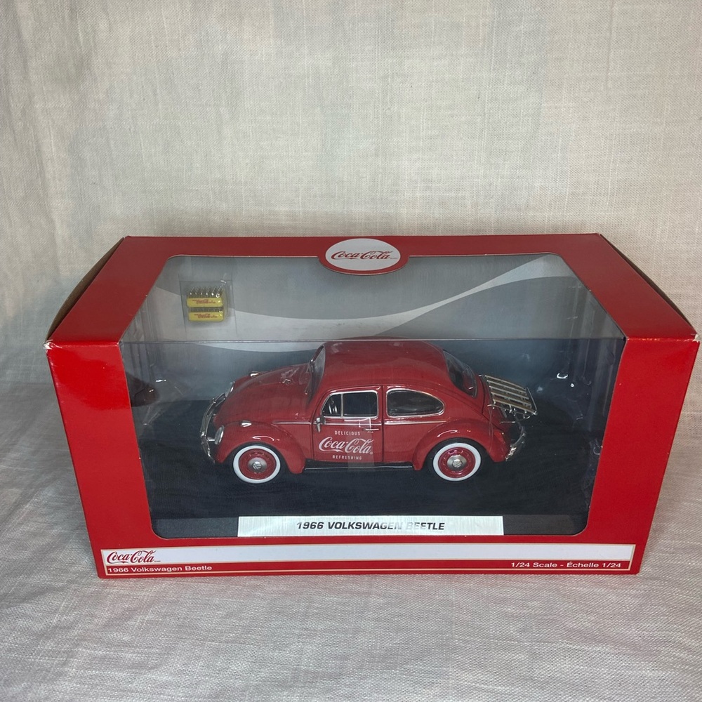 1966 Volkswagen Beetle 1/24 Scale Motorcity Classics Die-cast  New in Box